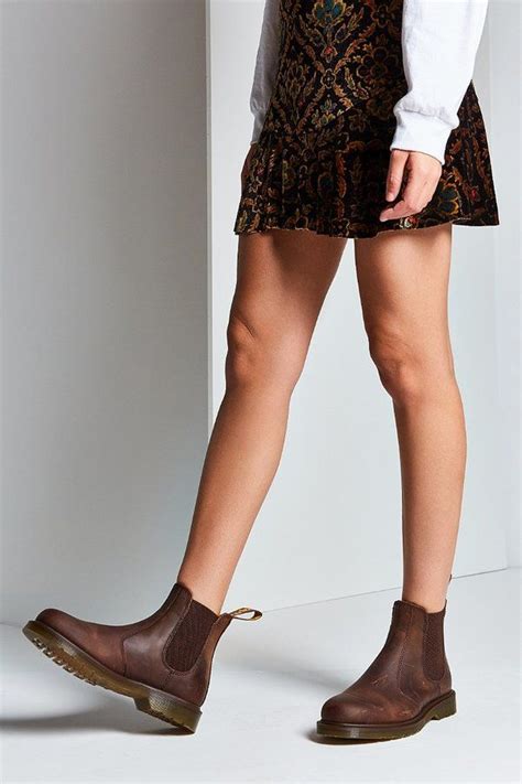 dr martens  crazy horse chelsea boot brown chelsea boots outfit chelsea boots outfit
