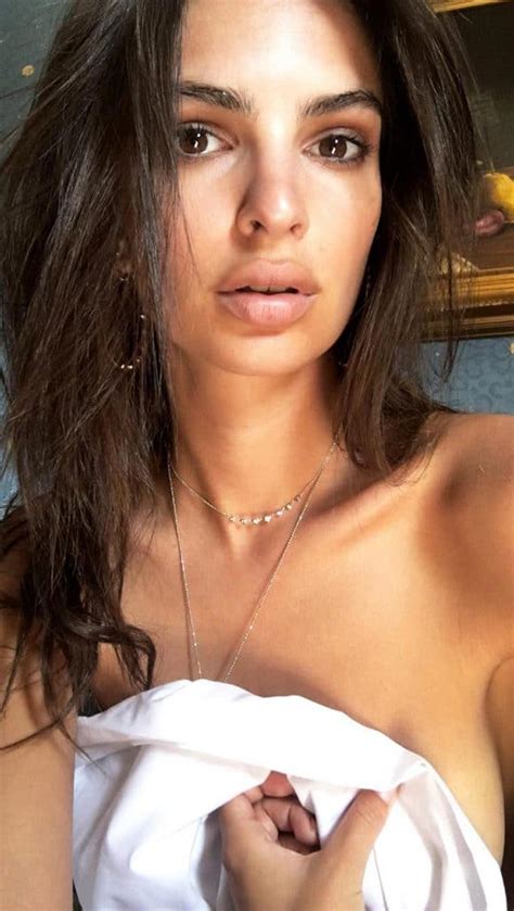 emily ratajkowski nude tits and pussy selfies scandal planet