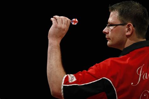 darts players poised  win  title  twinspires edge