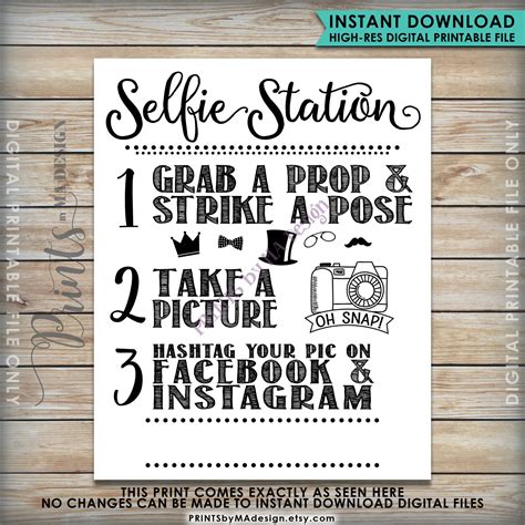 selfie station sign share  pic  social media snap  photo