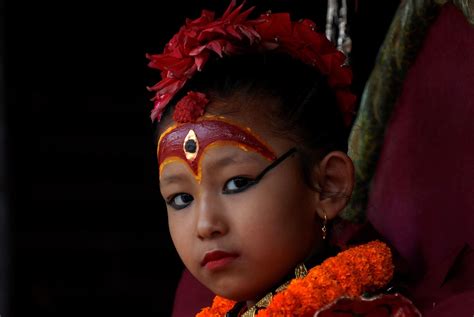Kathmandu S Living Goddess Survives Quake Goddess Nepal Buddhist