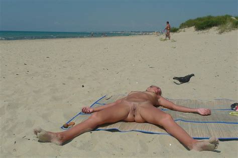 life at the nude beach naked girls