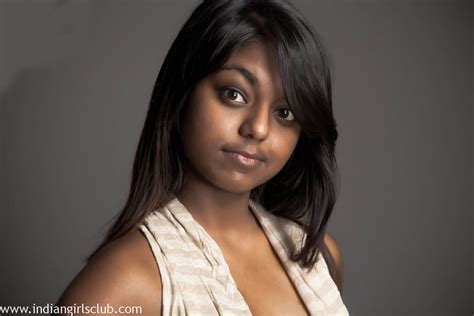 dark skin nude indian girl gauri tandon nude indian