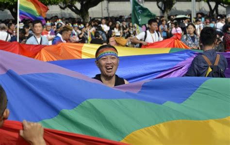 Taïwan Accueille La Principale Gay Pride D Asie En Attendant Le
