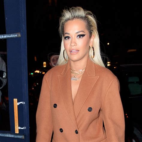 Rita Ora Takes Spring S Most Dramatic Makeup Statement For A Spin Vogue