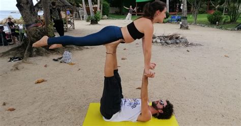 acro yoga  poses  tips  beginners  samma karuna