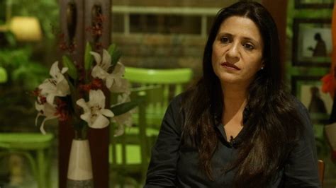 uzma khan an actress assaulted a jealous wife and a viral video in