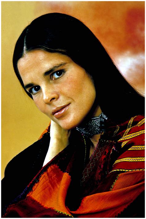 Ali Macgraw The Stand Out Hairstyle Of 1970 Ali Macgraw