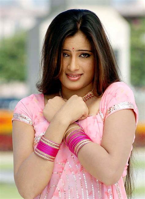 telugu actress navneet kaur sexy gallery