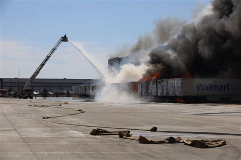 massive fire walmart  distribution center   weeks  determine whio tv