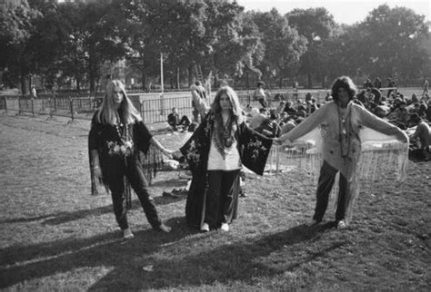 hippies in hyde park london 1969 summer of love hippie