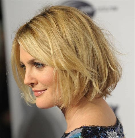 26 Short Hairstyles Faces Double Chins Medium Length Hair Styles