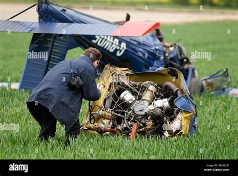 plane crash involving ukip candidate nigel farage  hinton   hedges northamptonshire