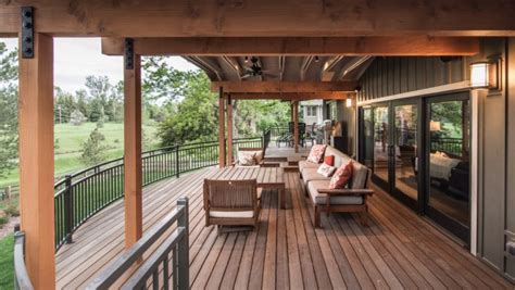 15 Brilliant Transitional Deck Designs To Make Your