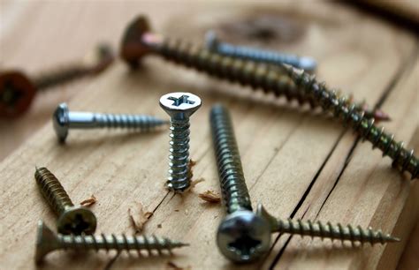 choose  correct size wood screws