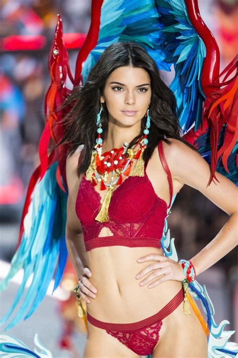 How Much Do Victorias Secret Models Make Its In The Millions