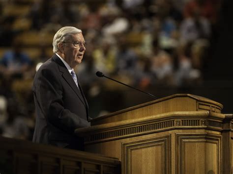 Elder M Russell Ballard Reinforces Lds Women S Importance The Daily