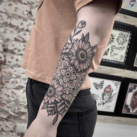 Top 49 Best Flower Tattoo Sleeve Ideas [2020 Inspiration