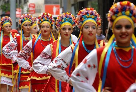 dancers participate   intl folklore festival  santiago chile