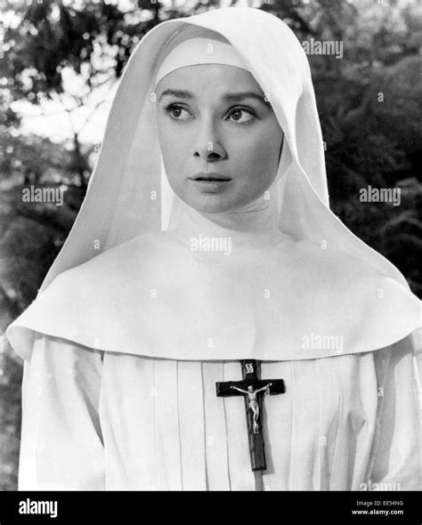 audrey hepburn de la película the nun s story 1959 fotografía de