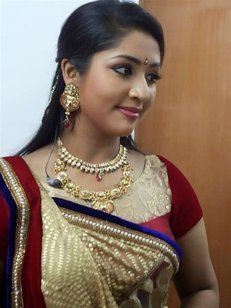 Navya Nair Latest Hot Saree Photos Malayalam Actress Saree