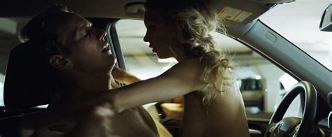 Naked Penelope Mitchell In Zipper