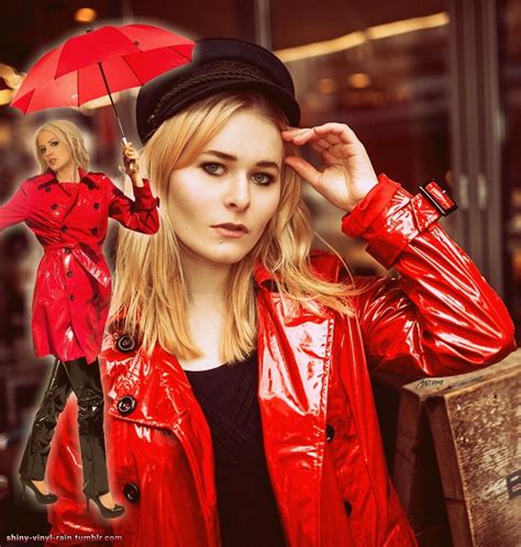 Rotes Vinyl Trenchcoat Outfit 2 Lady In Red Outfits Pvc Raincoat
