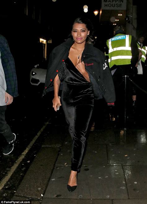 Little Mix S Leigh Anne Pinnock Hits The Town With