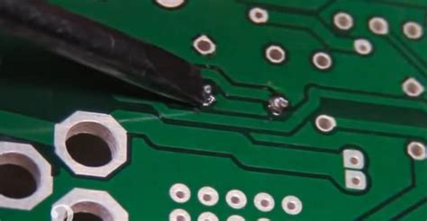 remove solder   soldering iron