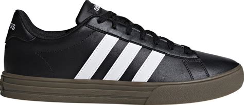 adidas daily   skroutzgr