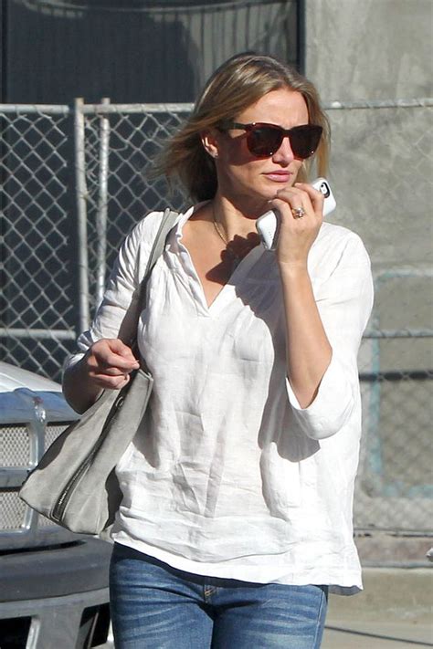 Cameron Diaz Shows Off Ring Bling As Reports Claim She S