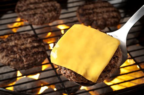 cheeseburger nutrition calories  health benefits