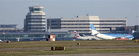 manchester airport  adb safegate united  leds  eco friendly agl adb safegate blog