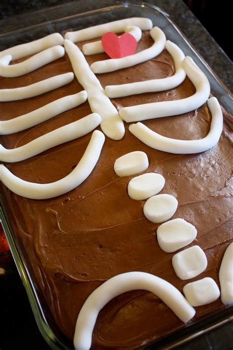 be different act normal 7 spooky halloween cakes