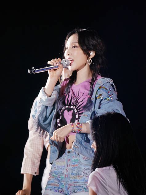 see snsd taeyeon s pictures from her persona concert in