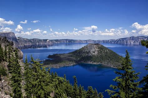 exploring crater lake  comprehensive guide   natural wonders