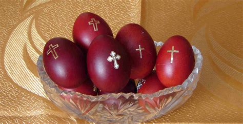 red easter eggs selah