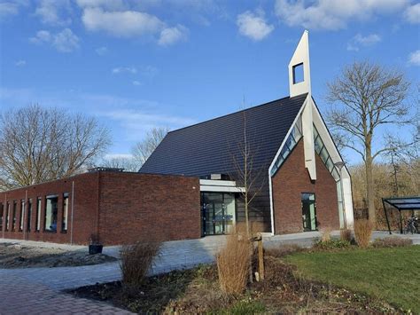 hersteld hervormde gemeente tholen neemt nieuwe kerk  gebruik