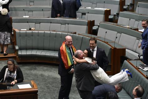 australian parliament spontaneously breaks into song as