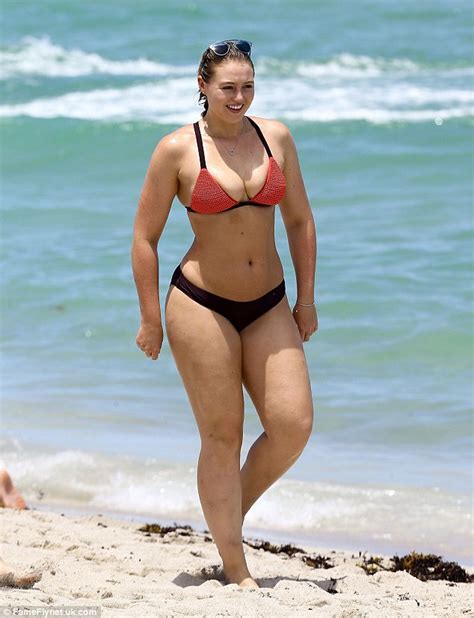 iskra lawrence shows off her incredible hourglass figure in a sizzling monochrome bikini in