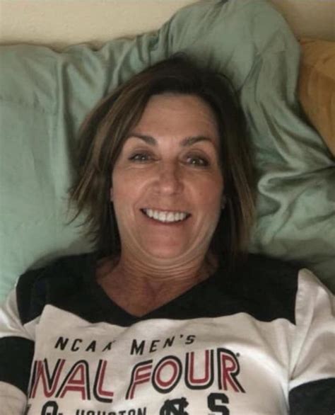 Mom Takes A Selfie In Her Daughters Dorm Room And Soon Realizes It Was