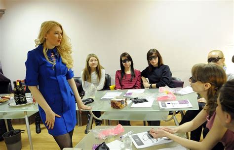 【画像】ロシアの女性たちが「セ クススクール」で一生懸命学んでいる様子・・・ ポッカキット