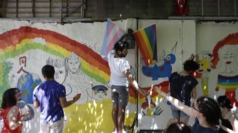 Turkey Lgbt Istanbuls Gay Pride Organisers Vow To Defy Ban Bbc News