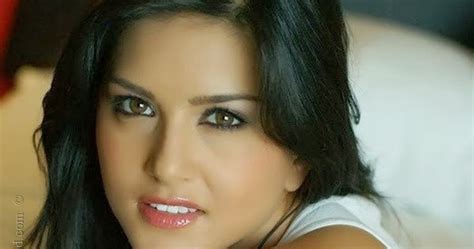 hollywood celebrities sunny leone hot sexy photos wallpapers bikini