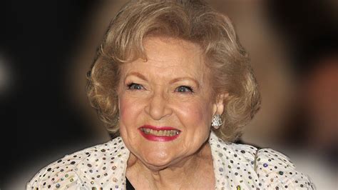 betty white dead at 99 golden girls actress dies weeks before 100th