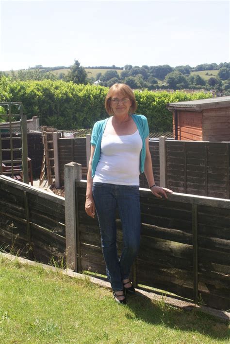 debbiep12 57 from exeter is a mature woman looking for