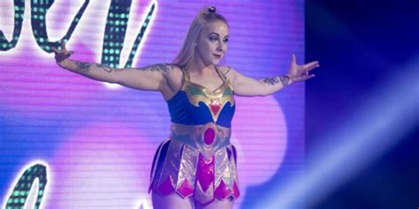 kimber lee facing multiple charges for dui and battery on a police