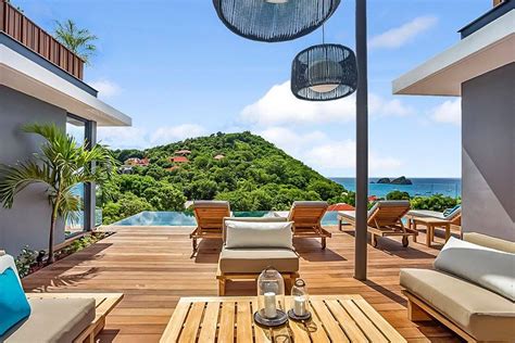 airbnb buys luxury retreats  offer  luxurious villas   vacation