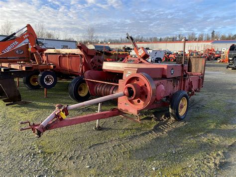 massey ferguson  small square baler avenue machinery construction  agriculture