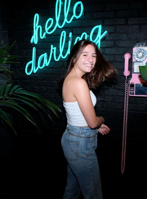 Mackenzie Ziegler Hello Darling Hair Salon In La 02 13 2019 • Celebmafia